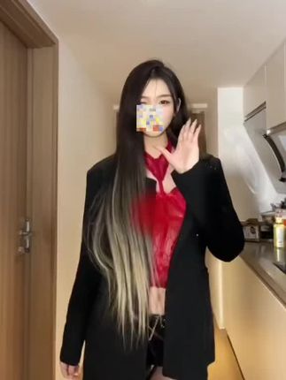 抖音女神权vv微密圈图片作品资源,春日花园与夏日海边的穿搭与妆容