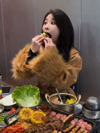 侑子小姐抖音江南烈女微密圈作品一览,独特成熟风格吸粉无数
