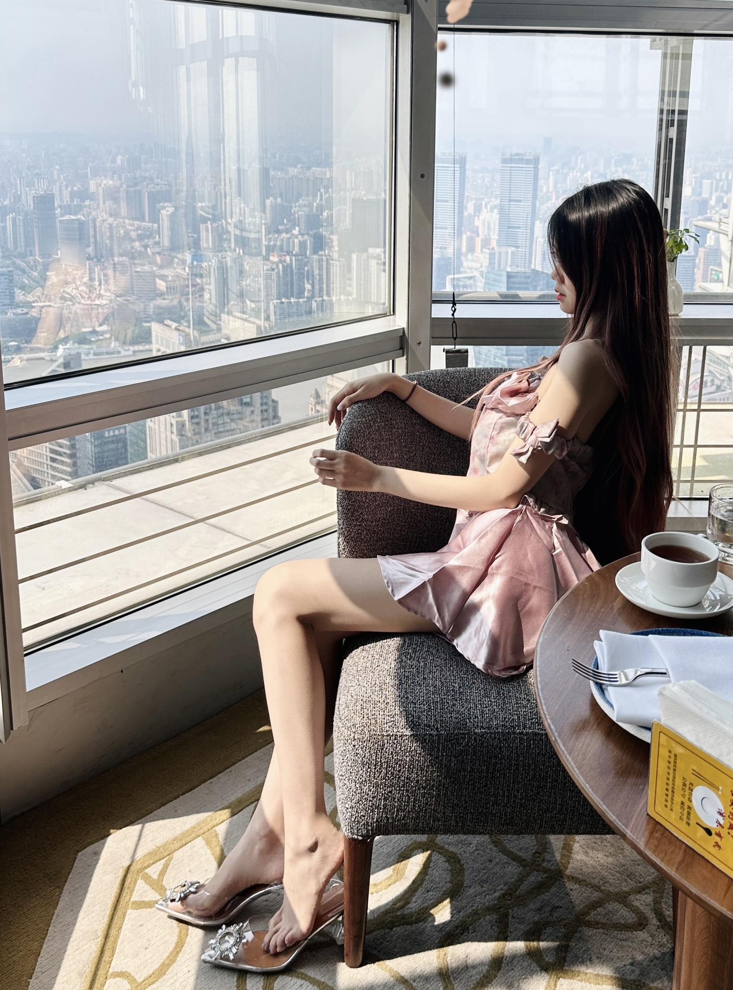 可爱嘉的秘密weme微密圈照片赏析,书香与时尚的完美融合