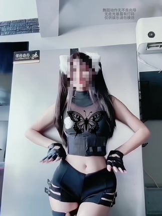 小艾根本吃不饱微密圈资源长什么样,揭示她的半脸风采