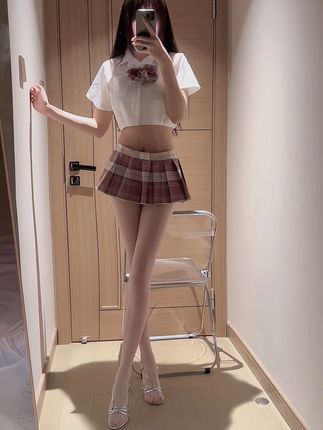 饭鹿鹿鹿痴微密圈作品资源流出,完美大长腿穿搭丝袜