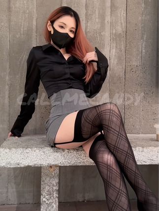 探索女神callmecandy微密圈和觅圈作品,尽情品味她的独家魅力