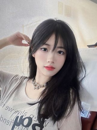 抖音颉颉与猫微密圈作品展示,完美身材与迷人颜值的时尚