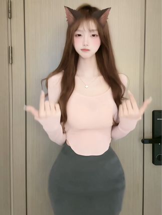 剁椒芋头UNI微密圈作品资源照片赏析,漫步花海散发出迷人的气息