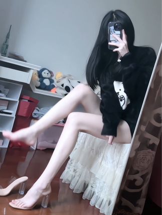 抖音颉颉与猫微密圈作品展示,完美身材与迷人颜值的时尚