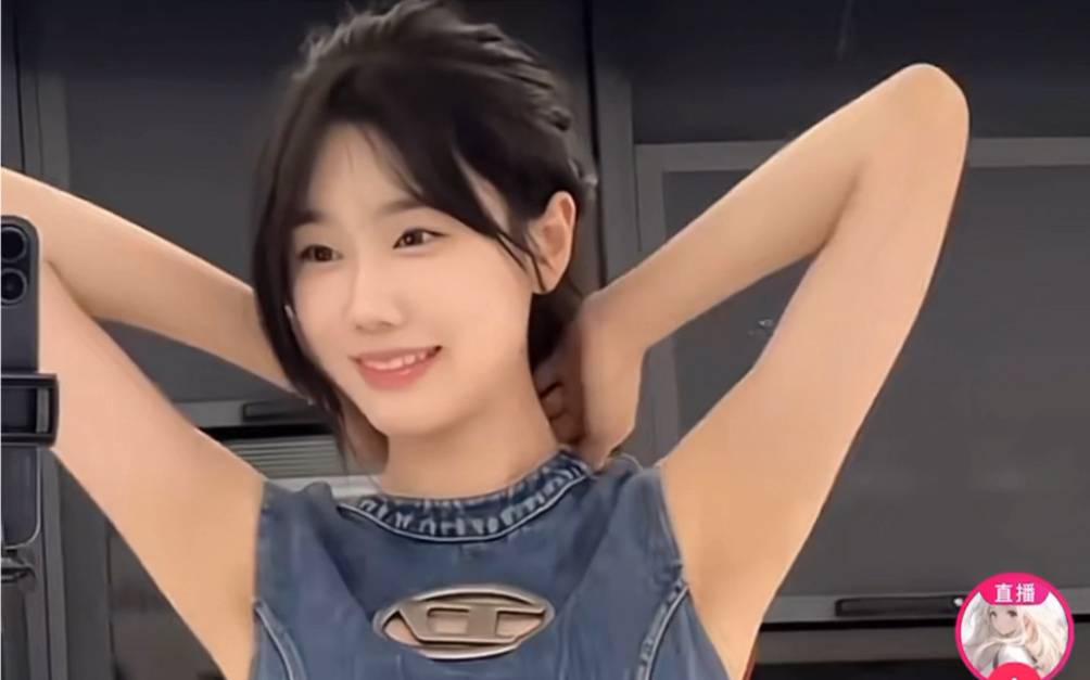 -1 微博网红星怡很甜发布引人注目瑜伽照,曼妙曲线展示时尚品味