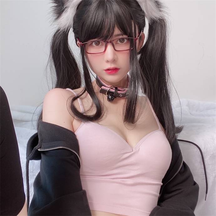 -1 眼酱大魔王二次元COS博主–带眼镜肉肉女神精美图片集限时优惠