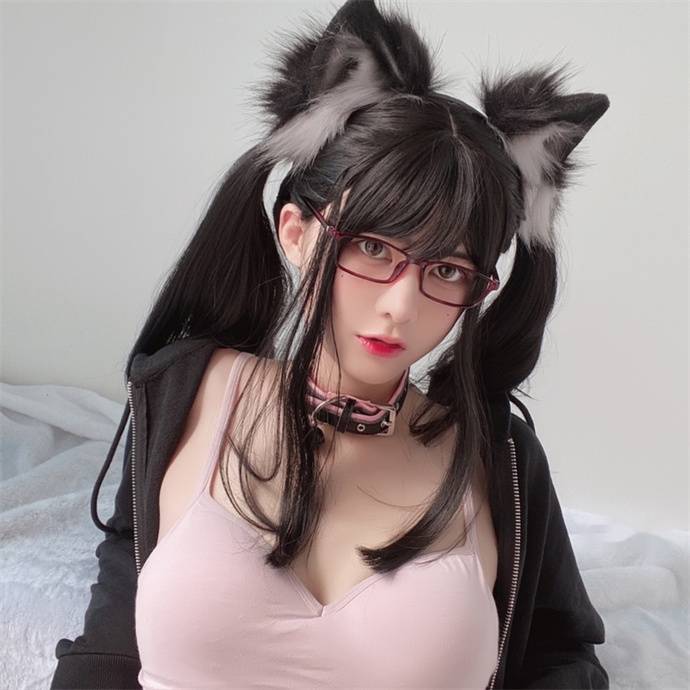 -1 眼酱大魔王二次元COS博主–带眼镜肉肉女神精美图片集限时优惠