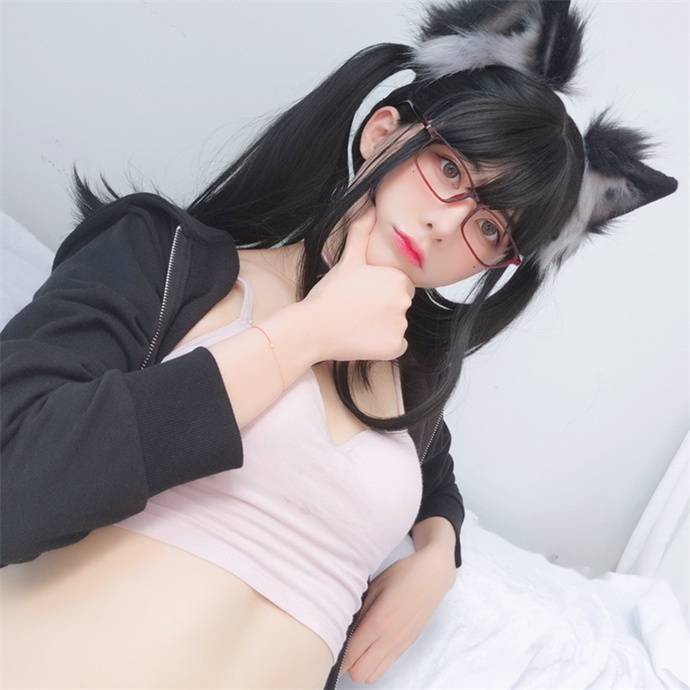 -1 眼酱大魔王二次元COS博主–带眼镜肉肉女神精美图片集限时优惠