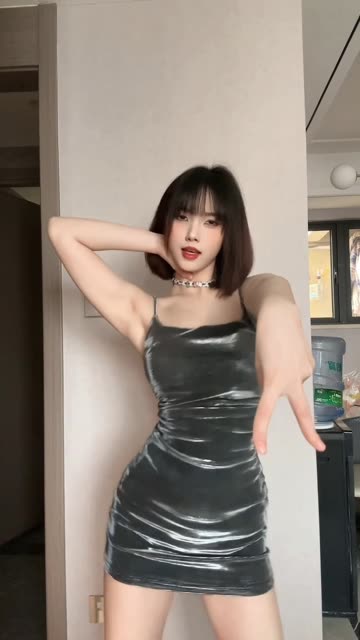 抖音网红琳铛高清图片下载,下载她高清清晰的图片