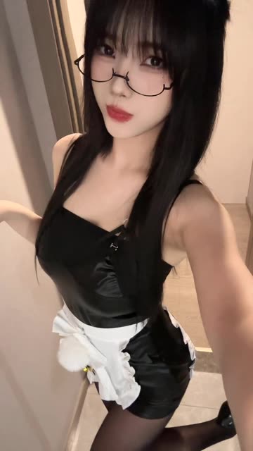 抖音网红琳铛高清图片下载,下载她高清清晰的图片