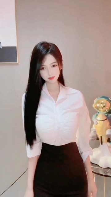 机智可爱肤白貌美的大兔兔的粉丝互动，她如何与粉丝互动？