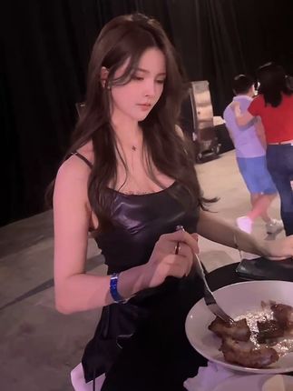 希希Gina在社交媒体上的活跃度如何?分析希希Gina的社交表现