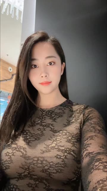 张贺玉的搭配技巧分享,学习张贺玉的时尚穿搭