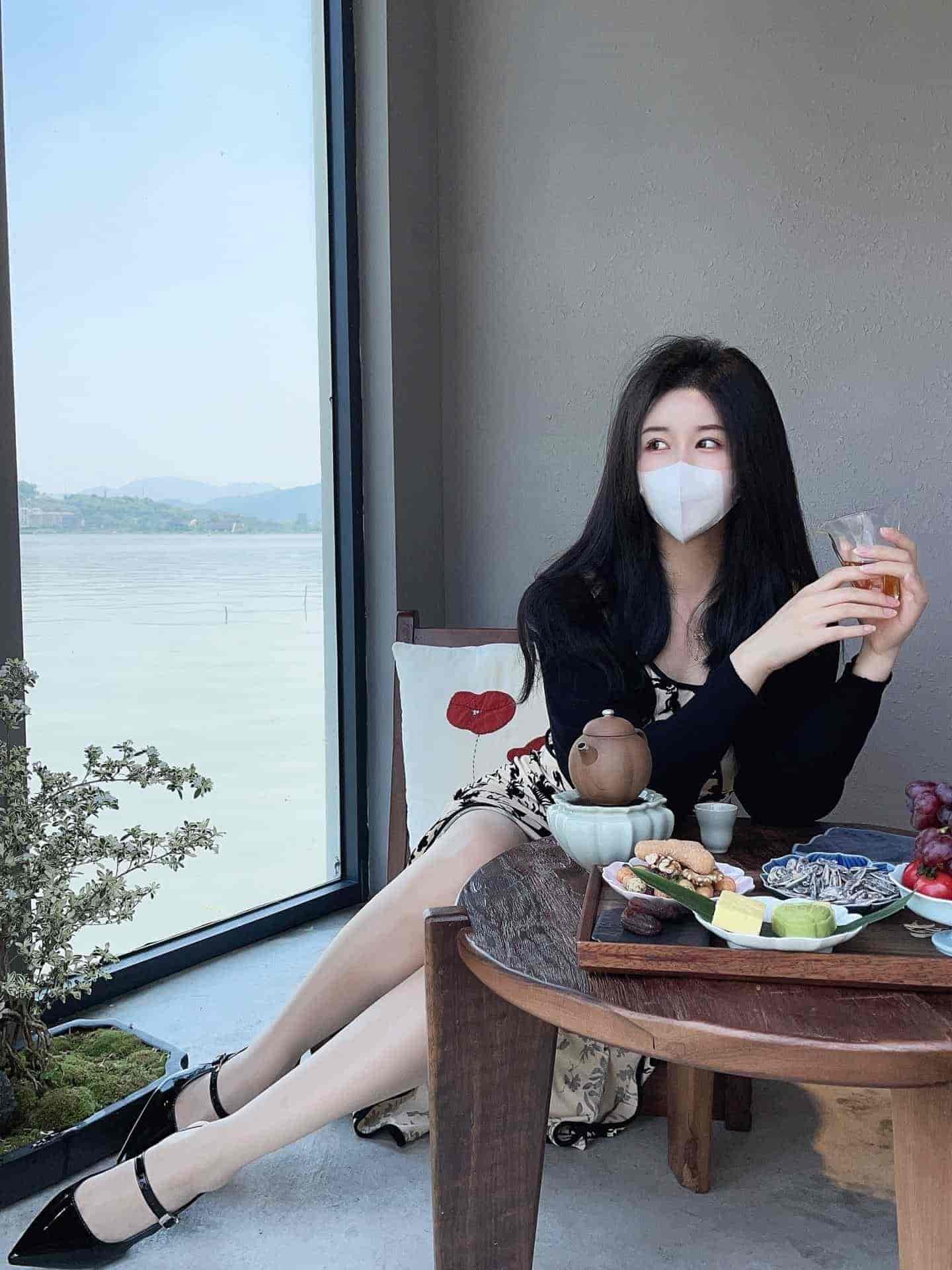 July芝岚的图片集,欣赏甜美瞬间