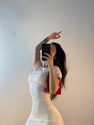 俏妞qiaoniuTT维密圈写真合集，视觉盛宴不容错过