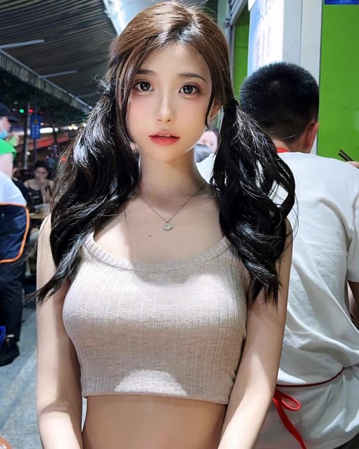 陈妮妮UNI的维密圈照片曝光,光彩夺目的视觉盛宴