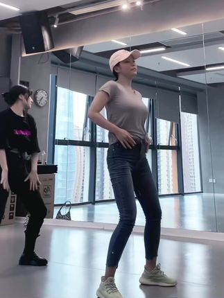 奶雯圈子图片集,秋日谷韵与古村美食的完美邂逅