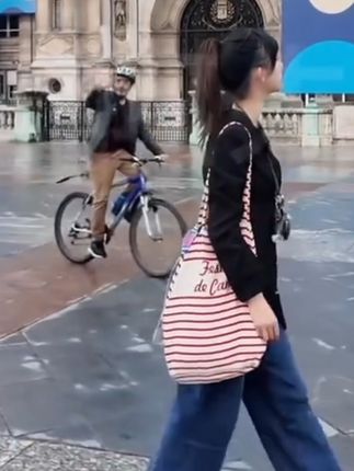 就是阿朱啊与飞机的青岛基督教堂之旅,蕨根粉与光影的邂逅