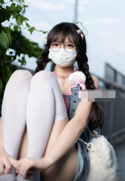 网红佳佳拖把“完美无瑕”微密照片曝光-1 抖音网红佳佳拖把QvQ甜美可爱的身材诱惑,完美无瑕的半球吸引众多粉丝