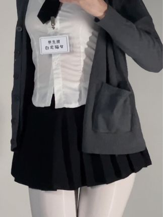 白龙猫女的粉嫩足底搭配时尚复古,无弹力咖啡色丝写真