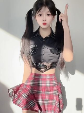 网红萱福晋觅圈资源作品合集,复古与简约的时尚碰撞