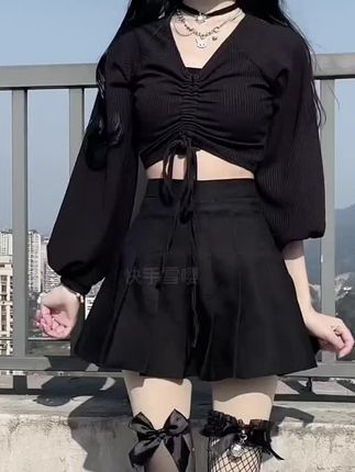 抖音时尚达人雪嘤公主微圈作品征服粉丝,穿搭风格独特