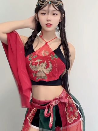 网红萱福晋觅圈资源作品合集,复古与简约的时尚碰撞