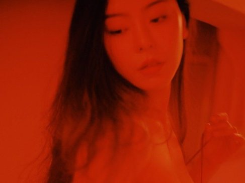 玩偶姐姐真容曝光了？疑似Hongkong Doll真人露脸照泄漏！