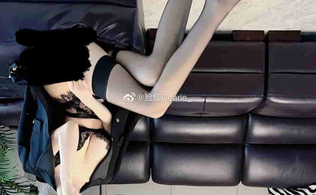 健身博主脸红Dearie微密圈高铁之旅作品,火车卧铺和路虎风采出名